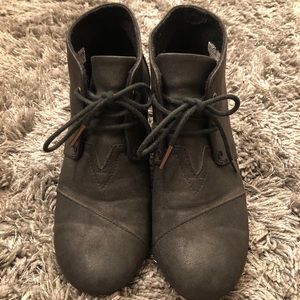 Black Toms wedge booties - size 8.5
